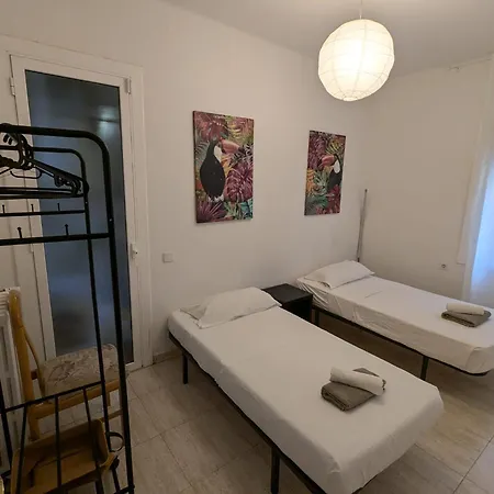 Apartment Al Lado Del Museo Dali